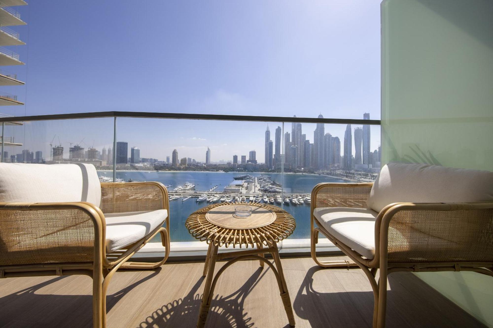 Luxe 2br, Marina Vista, Emaar Beachfront, Harbour Apartment Dubai