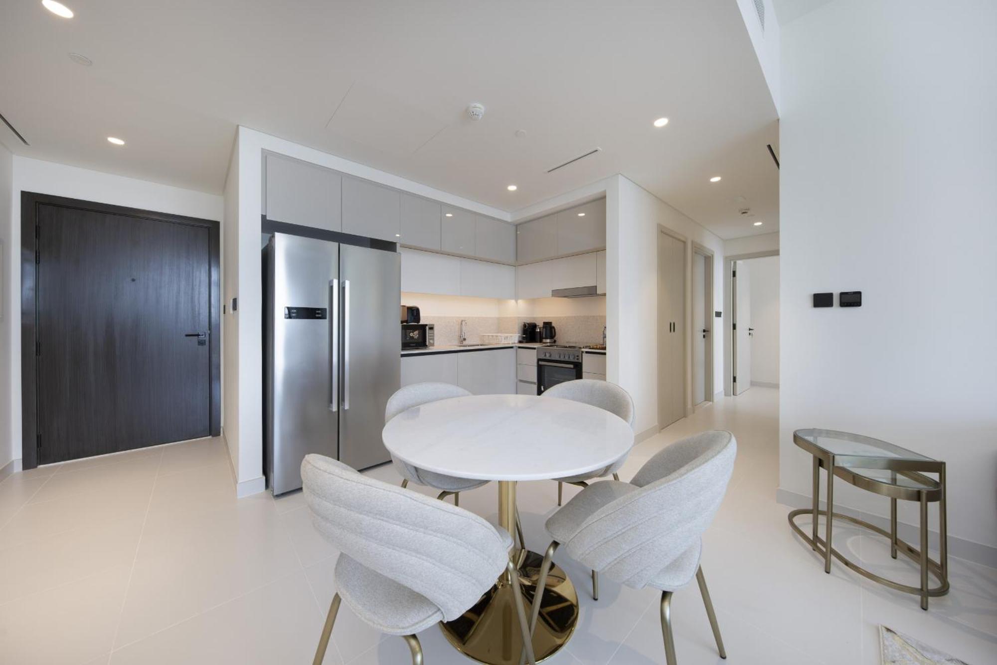 Luxe 2br, Marina Vista, Emaar Beachfront, Harbour Apartment Dubai