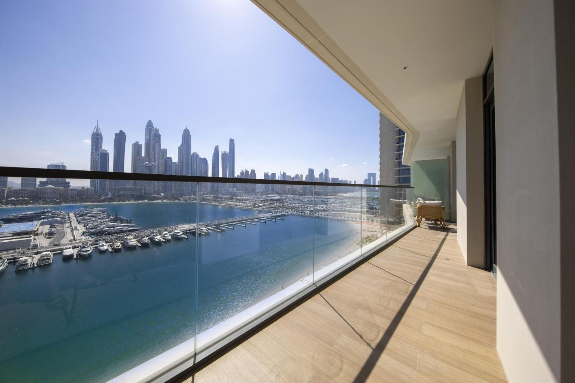 Luxe 2br, Marina Vista, Emaar Beachfront, Harbour Apartment