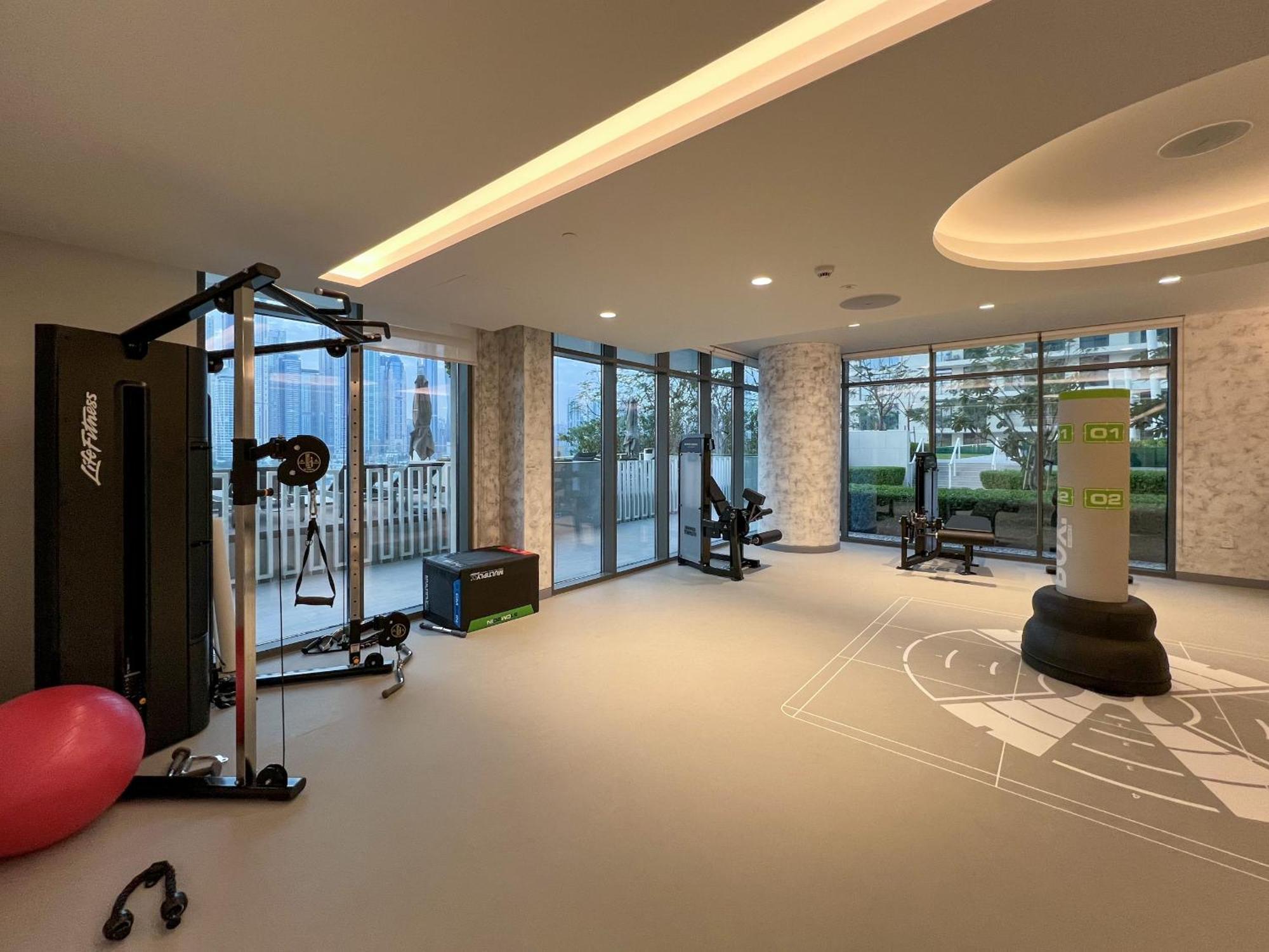 Luxe 2br, Marina Vista, Emaar Beachfront, Harbour Dubai