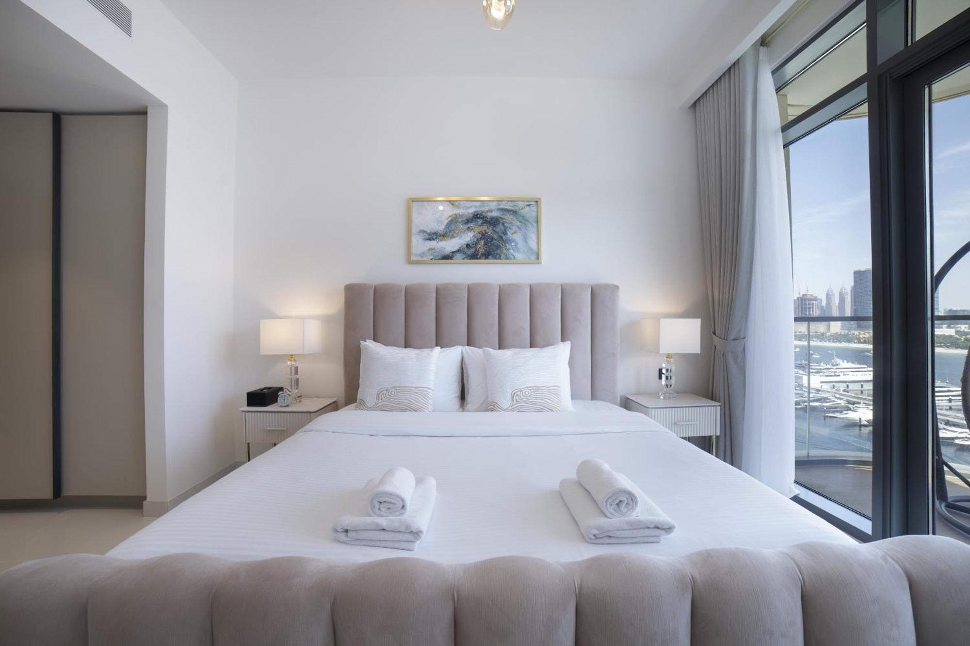 Luxe 2br, Marina Vista, Emaar Beachfront, Harbour Dubai